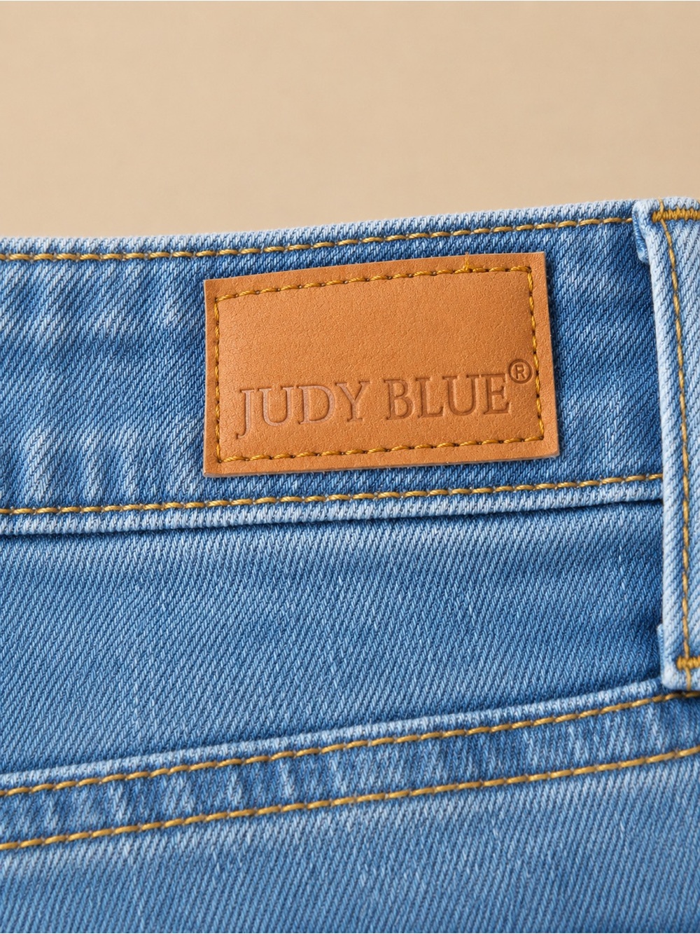 JUDY BLUE Relaxed Fit Light Wash Stretch Jeans Size 30 Inseam 25”